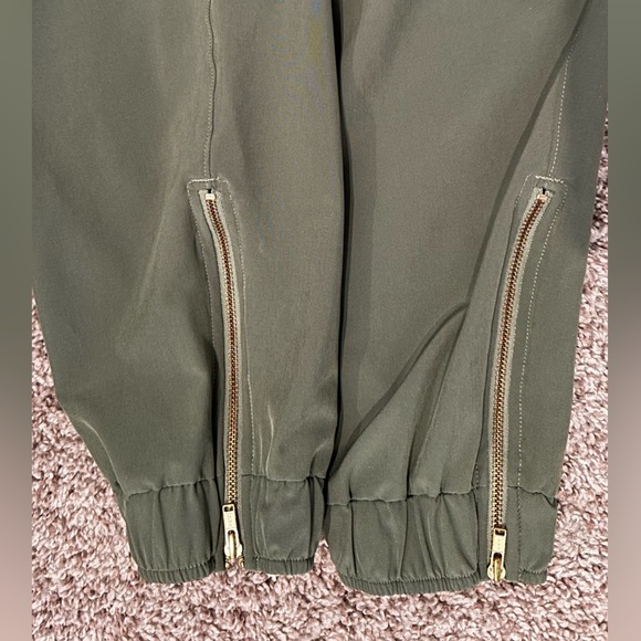 Albion Fit Jumpsuit, Medium - Picture 8 of 8